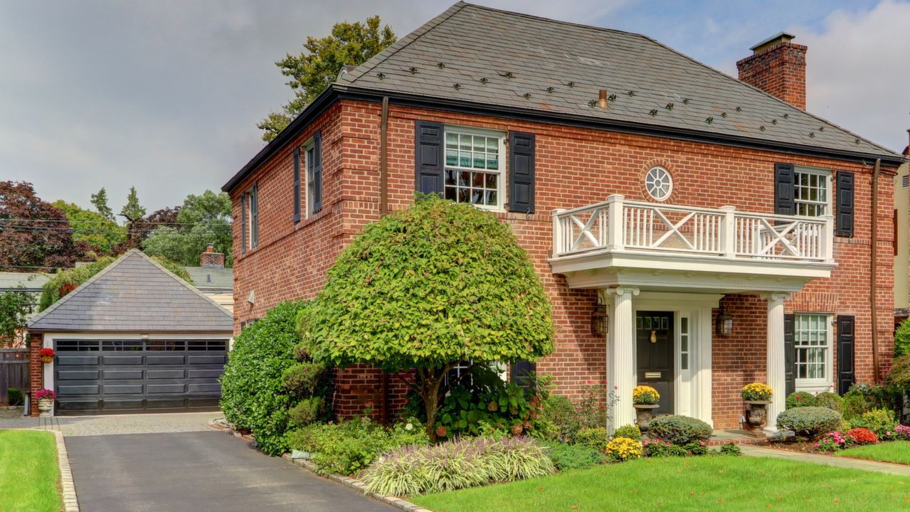 Driveway-Garage Side of House