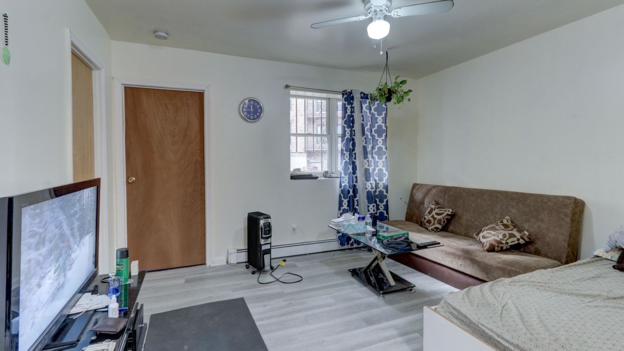 57-10 Xenia St, Corona, NY, 11368 Scene 3