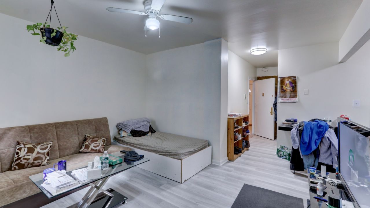 57-10 Xenia St, Corona, NY, 11368 Scene 4