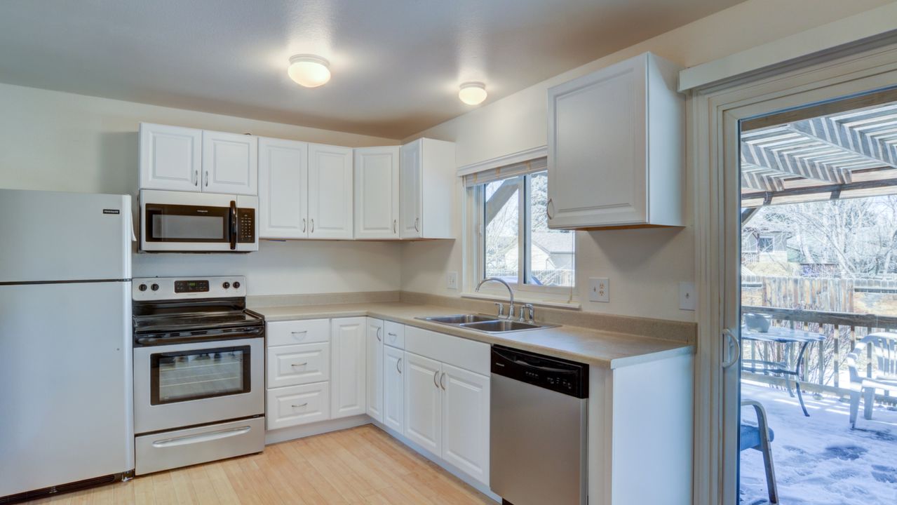 04 Kitchen
