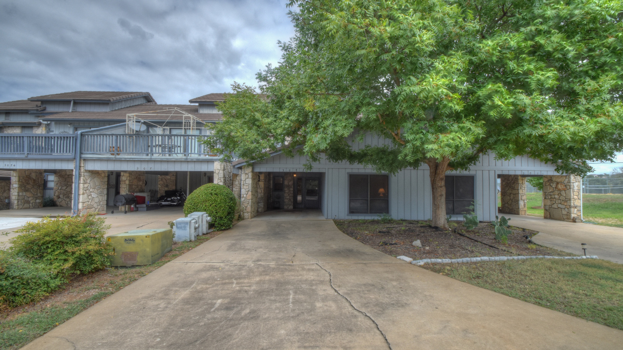 307 Crestview #2, Horseshoe Bay, TX, 78657 Scene 1