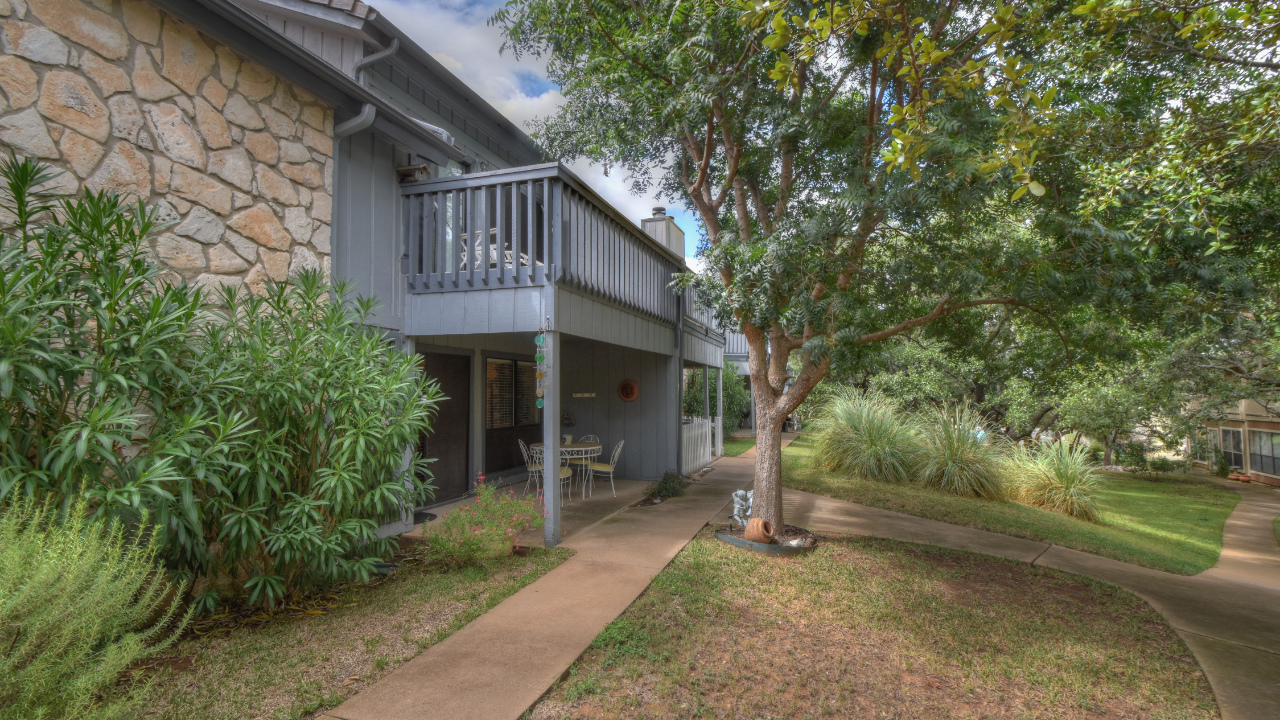 307 Crestview #2, Horseshoe Bay, TX, 78657 Scene 4