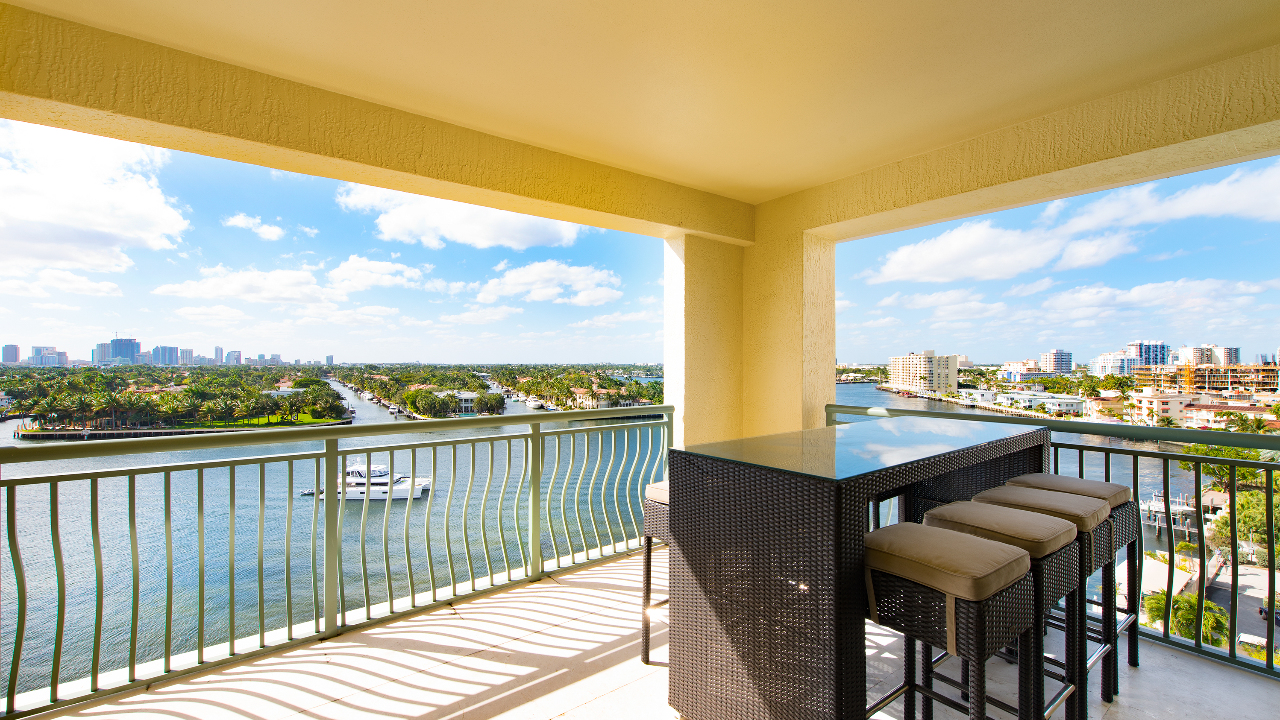 Alhambra-Place-#901-01