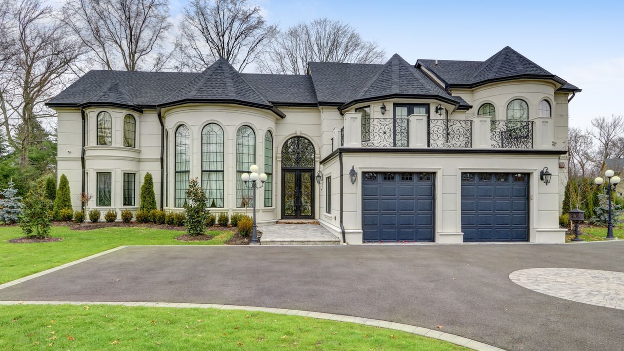 272 Heather Ln, Hewlett, NY, 11557 Scene 1