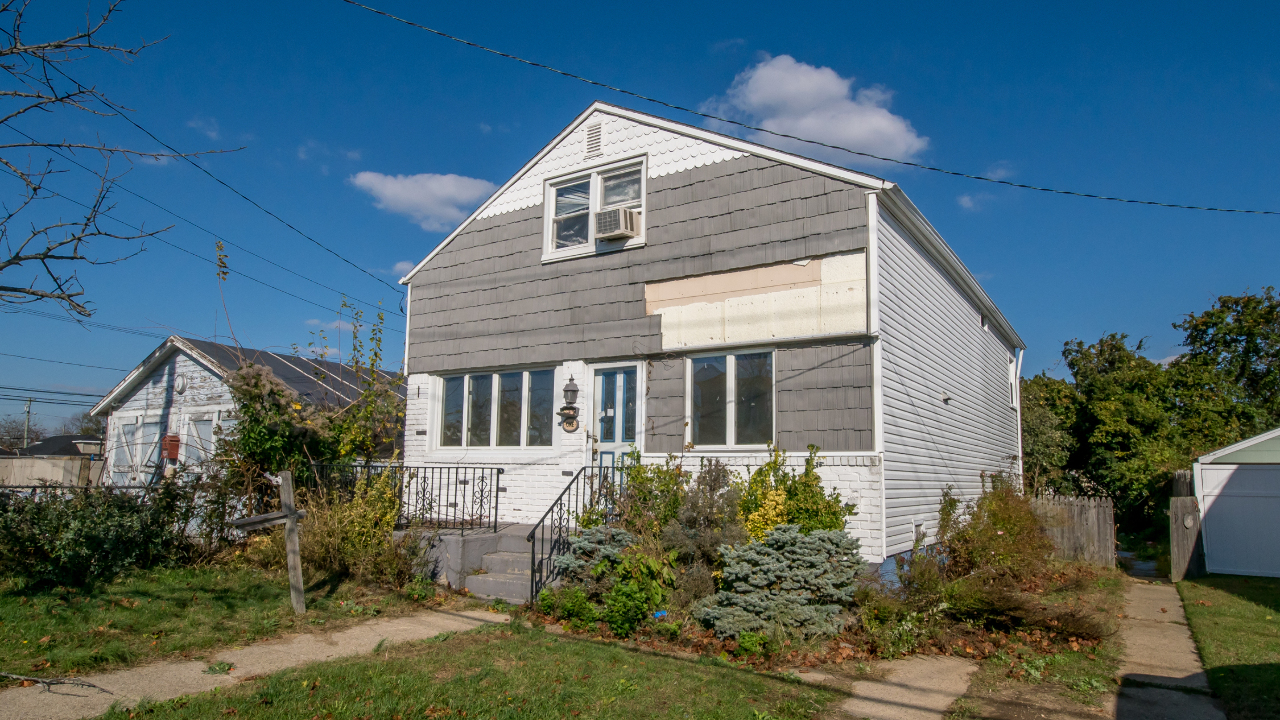 1 Evans St E, East Rockaway, NY, 11518 Scene 1