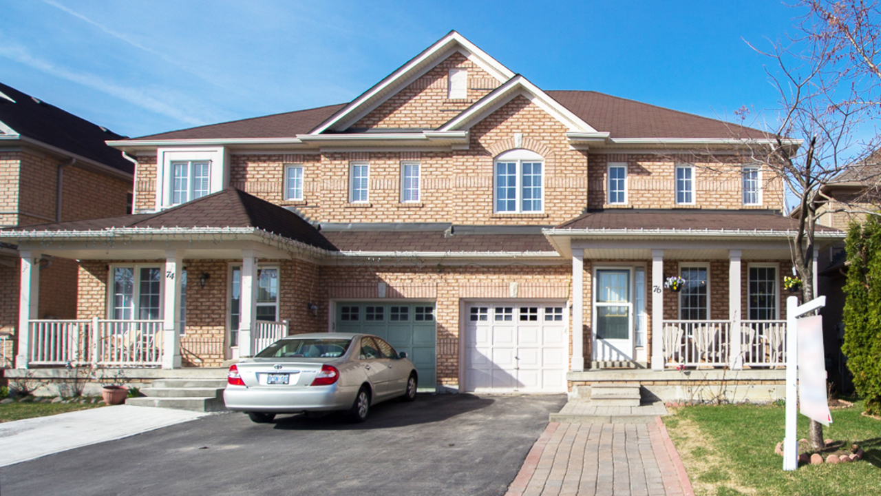76 Saintsbury Crescent, Brampton, ON, L6R 2V8 Scene 1