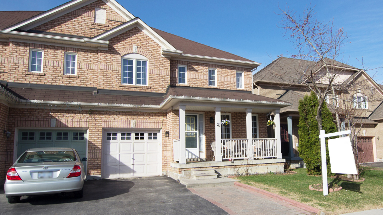 76 Saintsbury Crescent, Brampton, ON, L6R 2V8 Scene 2