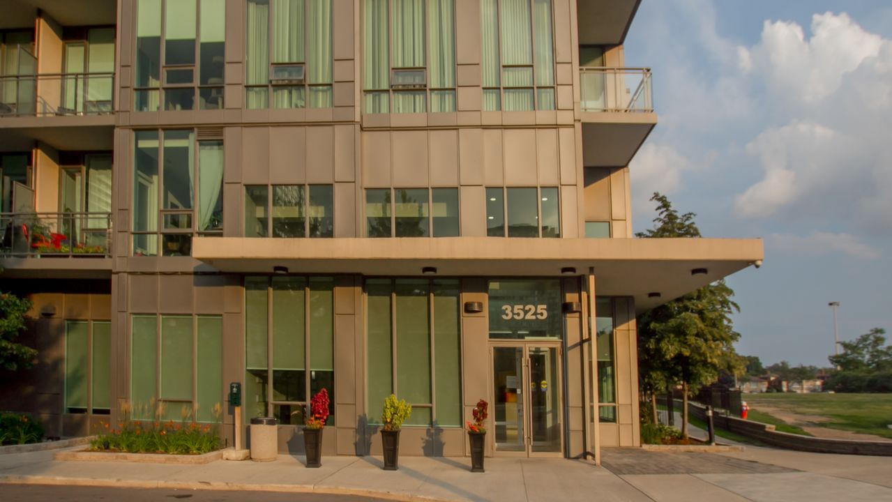 3525 Kariya Dr Unit 2510, Mississauga, ON, L5B 0C1 Scene 2