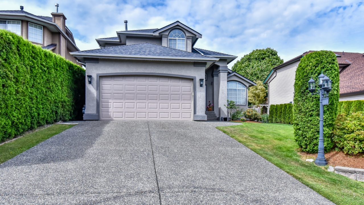 19129 62A Ave., Surrey, BC, V3S 8C6 Scene 1