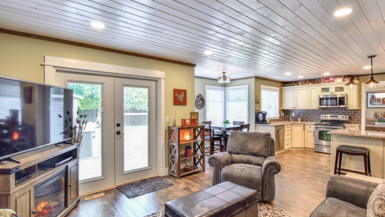 19129 62A Ave., Surrey, BC, V3S 8C6 Scene 4