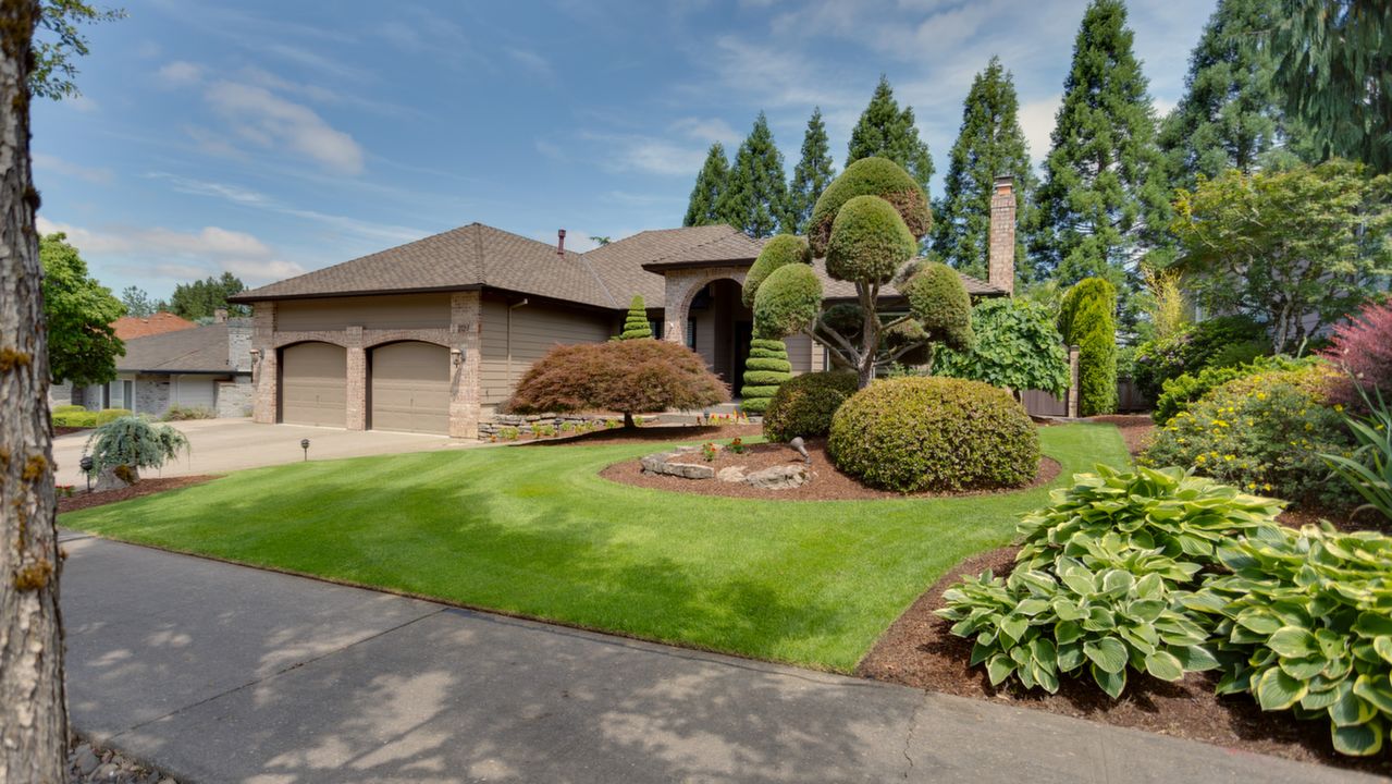 2127 SW Willow Pkwy, Gresham, OR, 97080 Scene 1