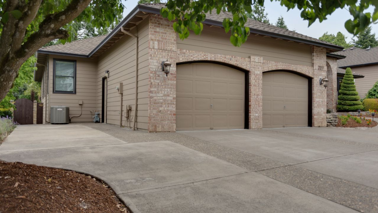 2127 SW Willow Pkwy, Gresham, OR, 97080 Scene 3