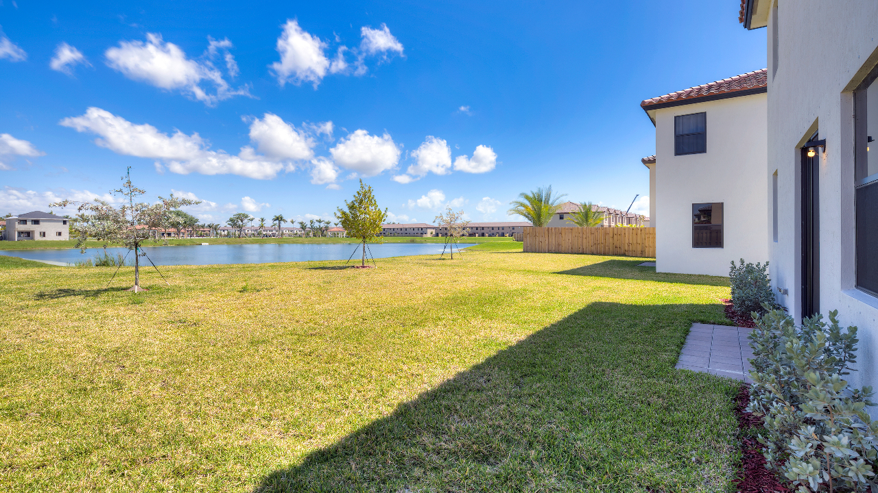 11725-SW-253rd-St-09