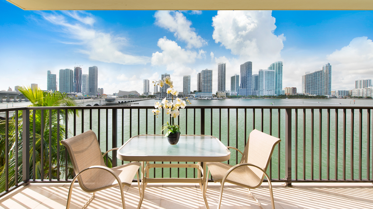 Venetian Isle Condo #307-04