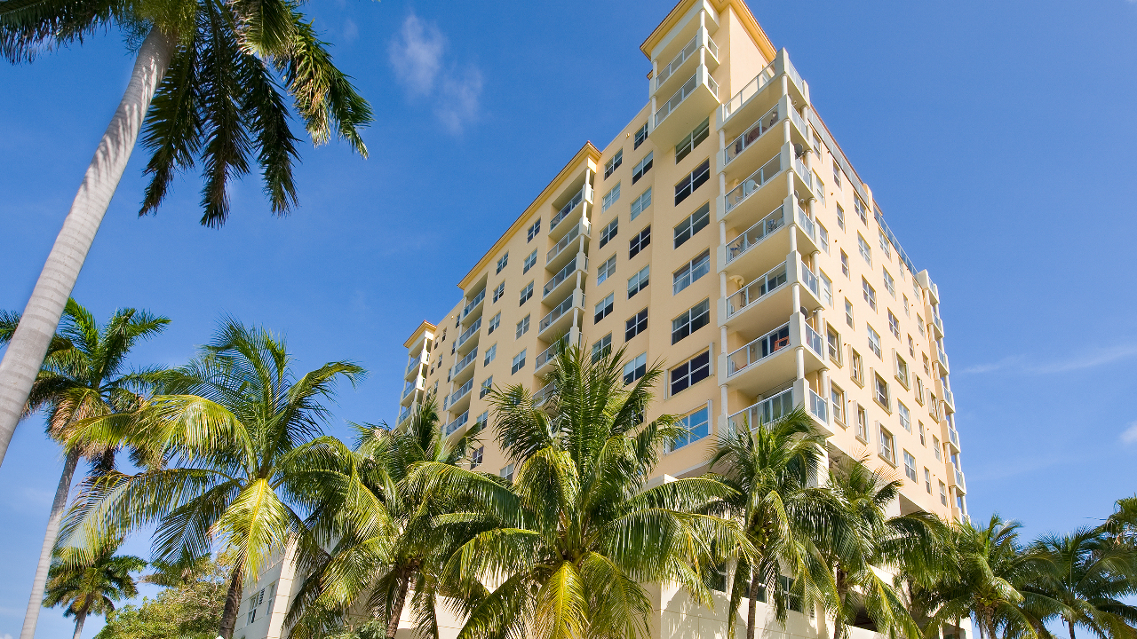Bayview-Condo-PH105-01