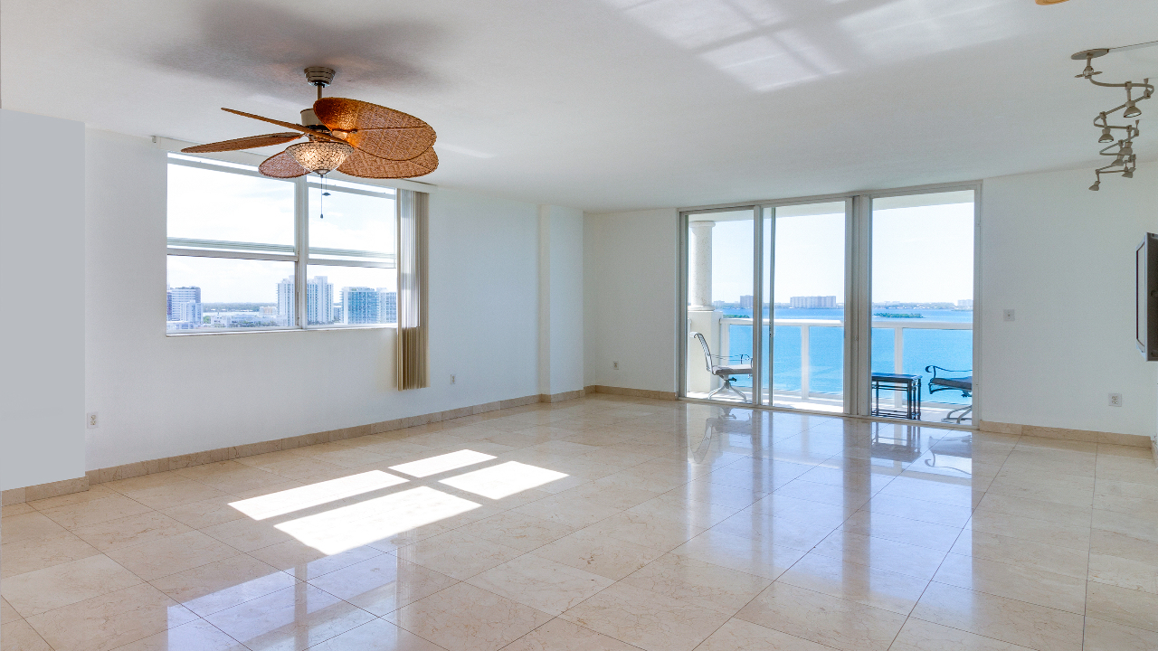 Bayview-Condo-PH105-02