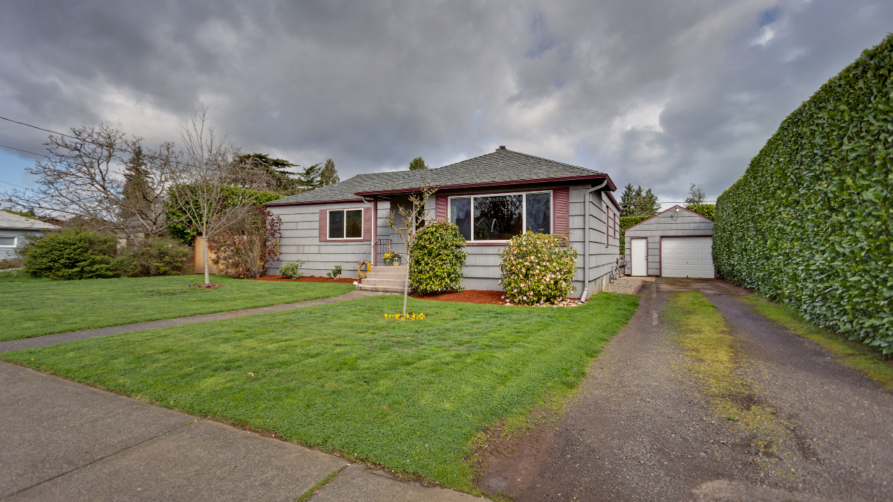 6329 SE Tolman St.,, Portland, OR, 97206 Scene 1