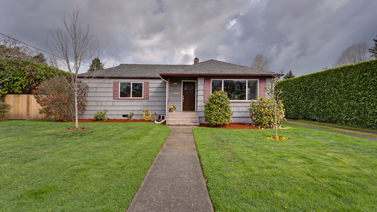 6329 SE Tolman St.,, Portland, OR, 97206 Scene 2