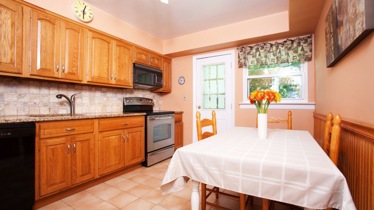 115 Hampton Blvd, Massapequa, NY, 11762 Scene 4