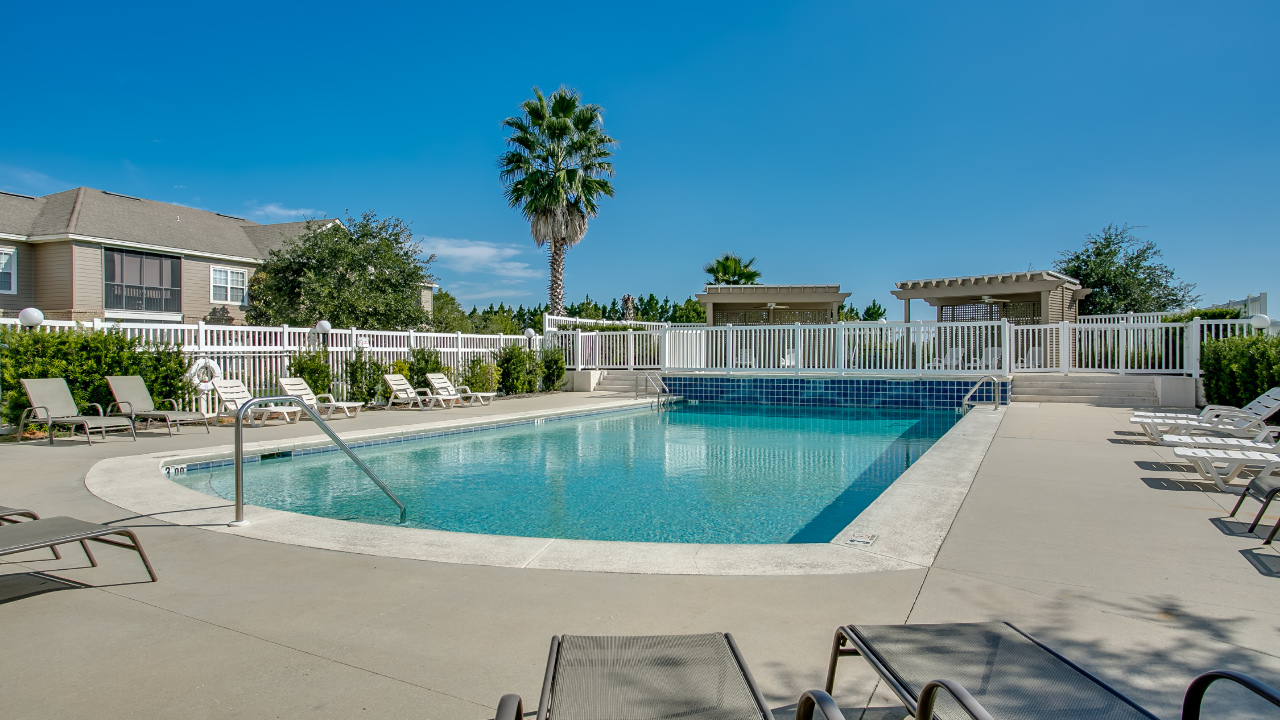 Park Ave, Foley, AL, 36535 Scene 1