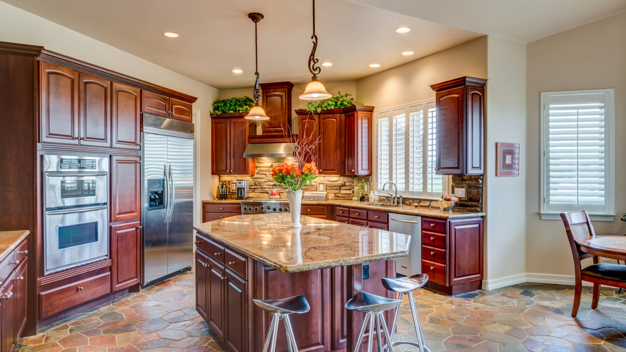 Kitchen with Large Island