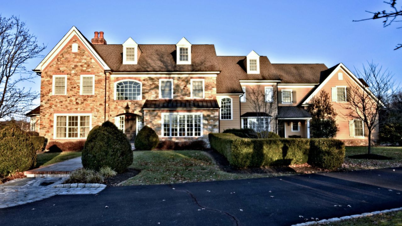 2 Old Cabin Rd, Newtown, PA, 18940 Scene 1