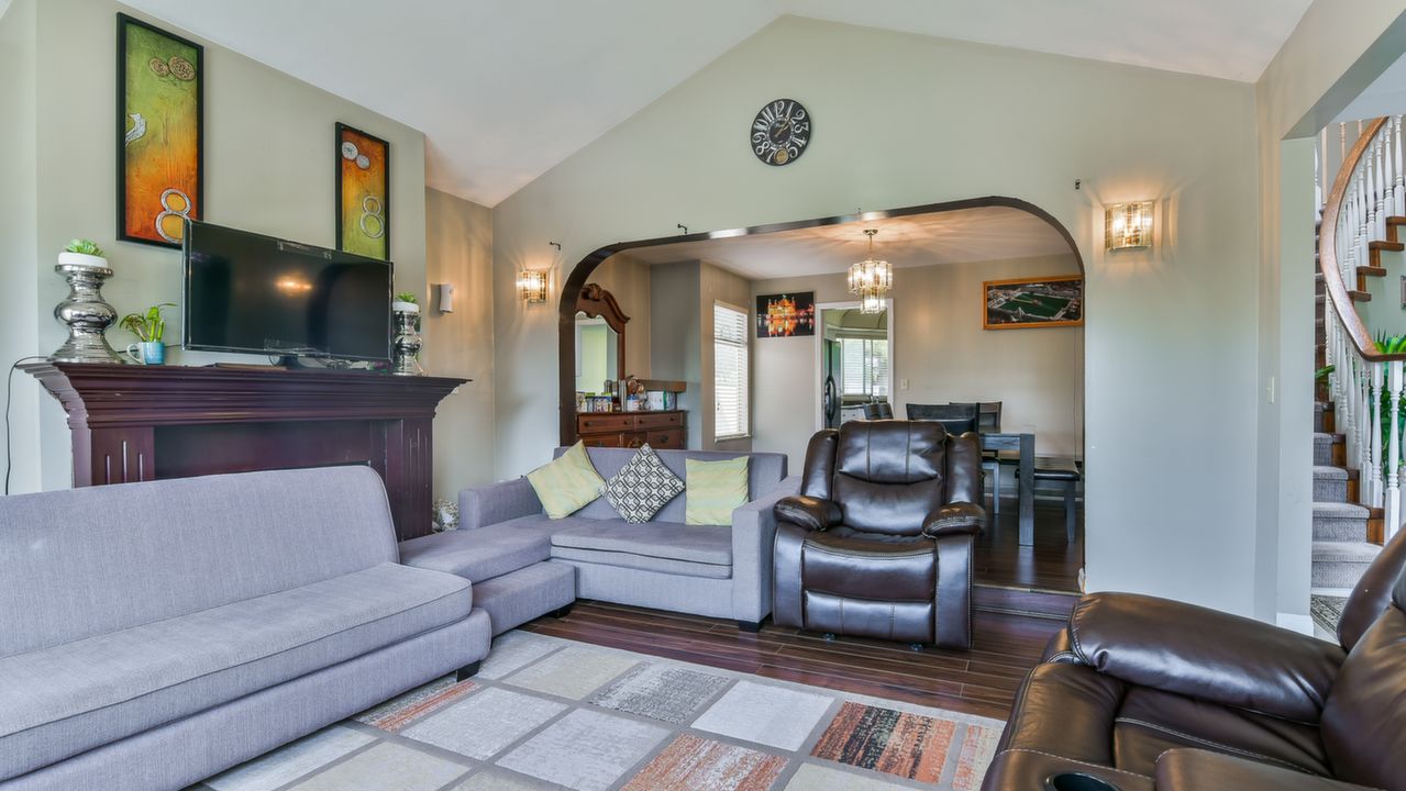 6754 123A St, Surrey, BC, V3W 0Z1 Scene 2