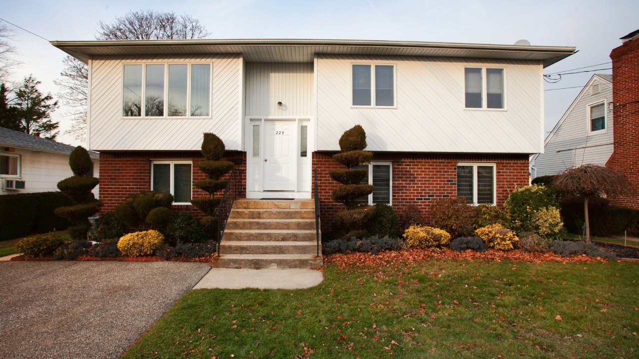 225 North Atlanta Avenue, Massapequa, NY, 11758 Scene 1