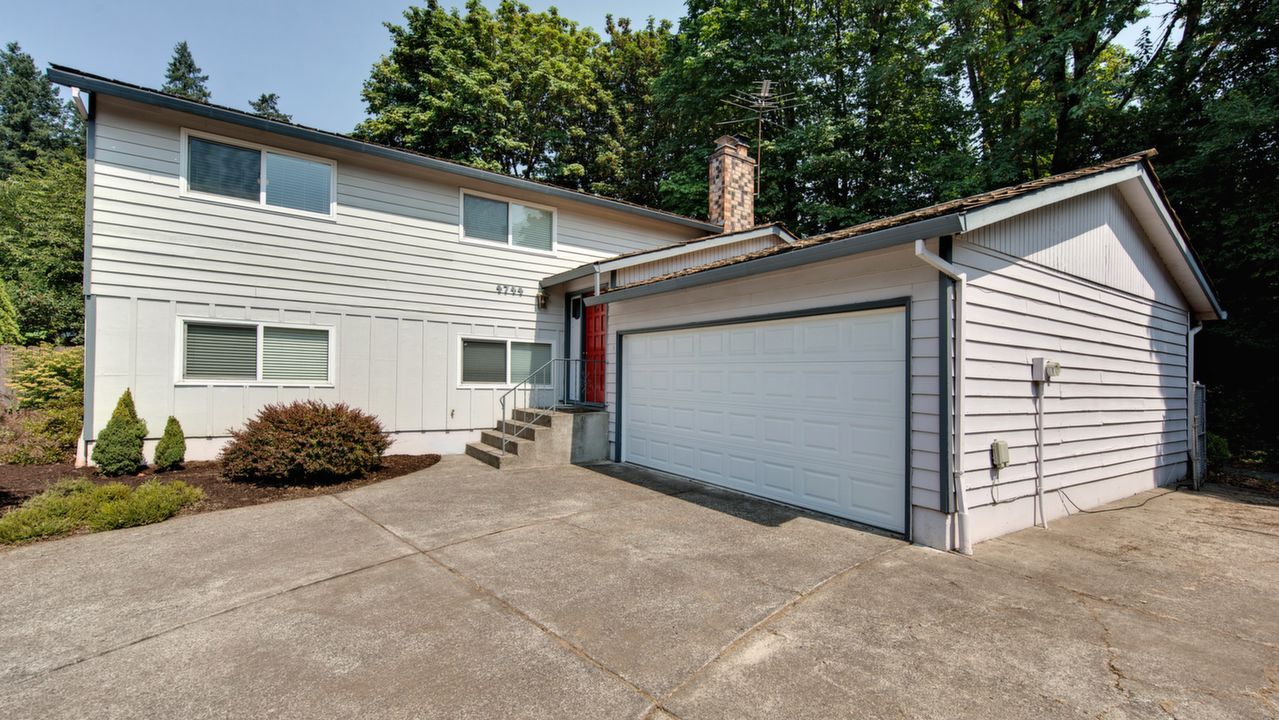 4744 SE La Cour Ct, Milwaukie, OR, 97267 Scene 2