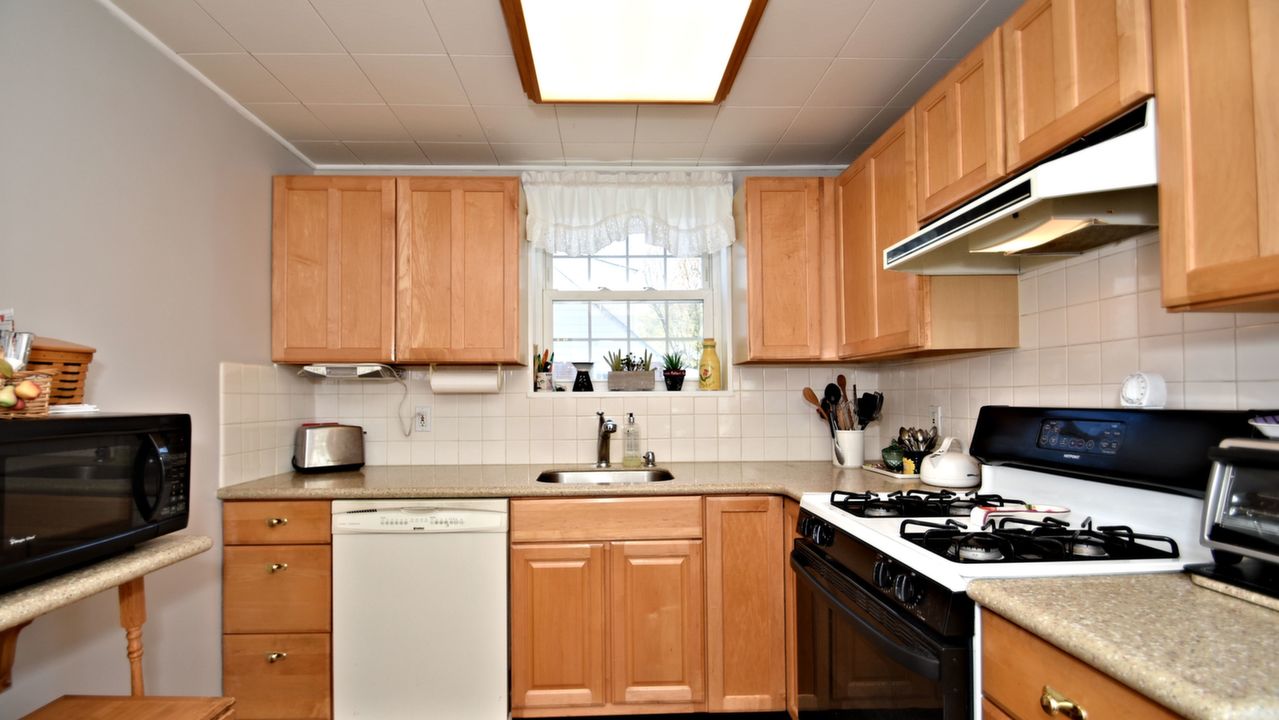 23 Newington Dr, Hatboro, PA, 19040 Scene 4