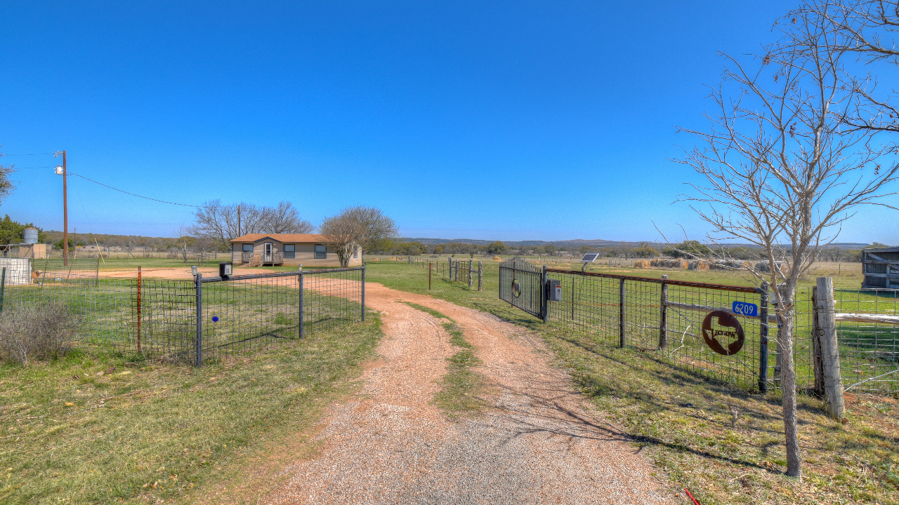 6209 RR 962 East, Round Mountain, TX, 78663 Scene 3