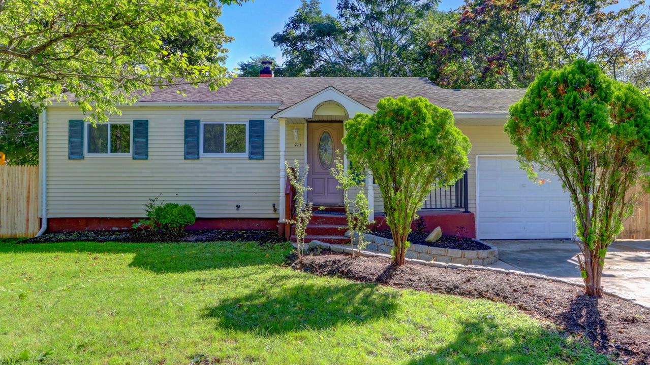 717 Doane Ave, Bellport, NY, 11713 Scene 1