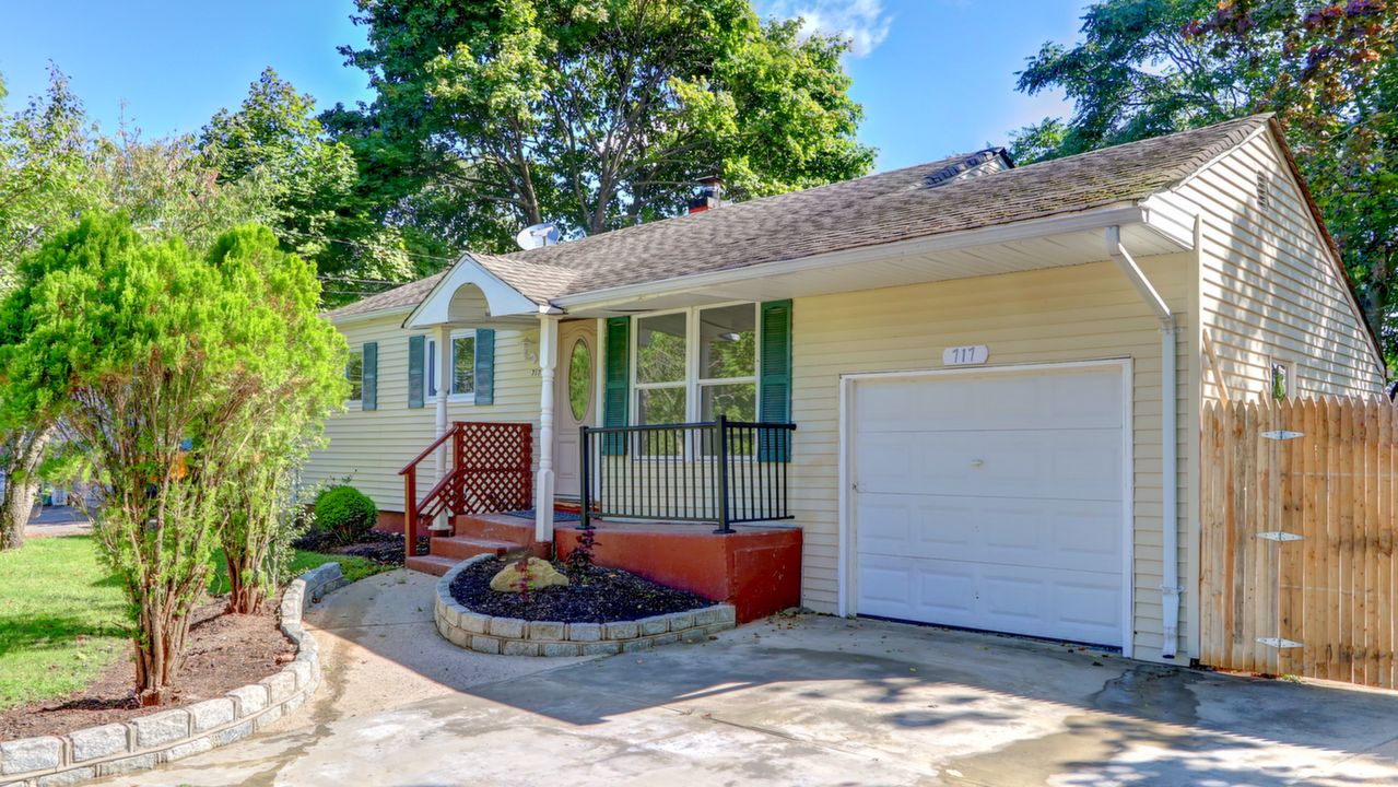 717 Doane Ave, Bellport, NY, 11713 Scene 2