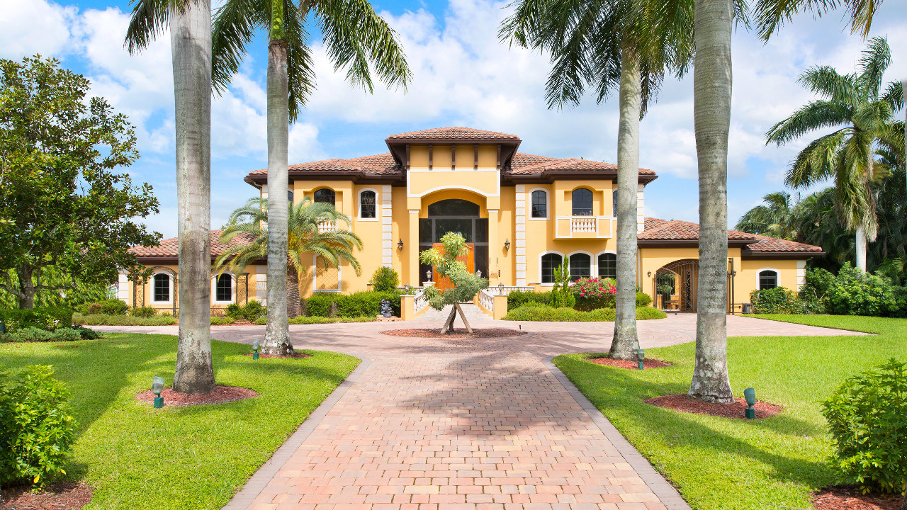 17728-Fieldbrook-Cir-N-01