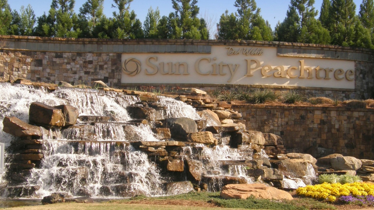 Sun City Peachtree Entry