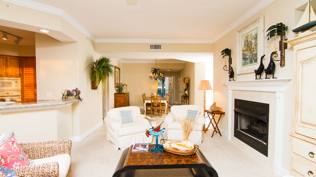 Open Living & Dining Area