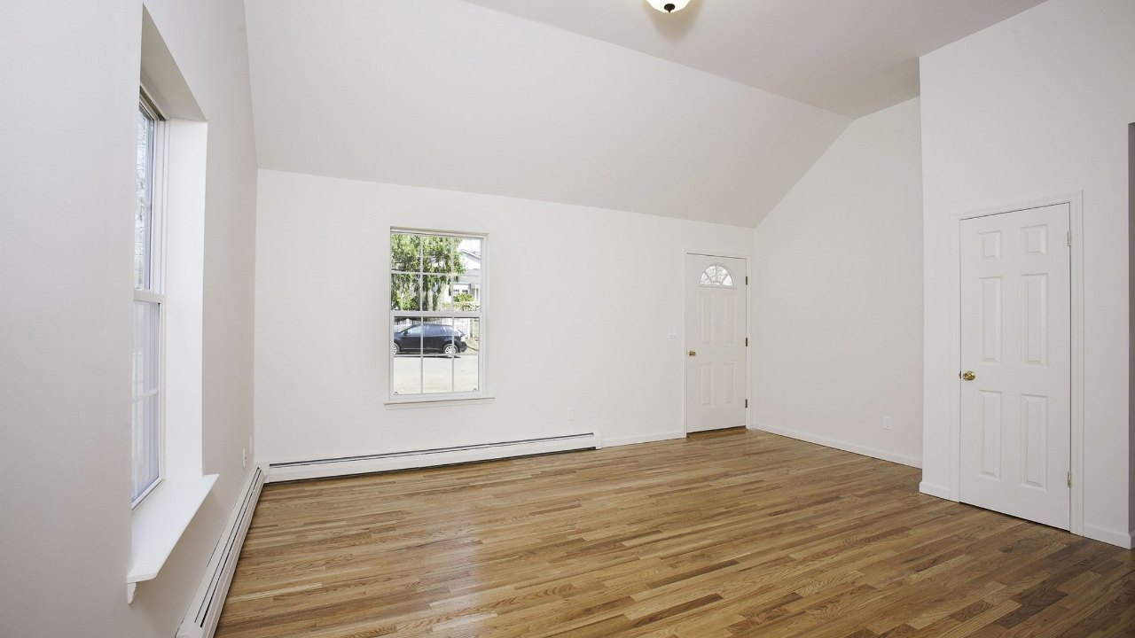 12 Cedar Oaks Avenue, Farmingville, NY, 11738 Scene 2