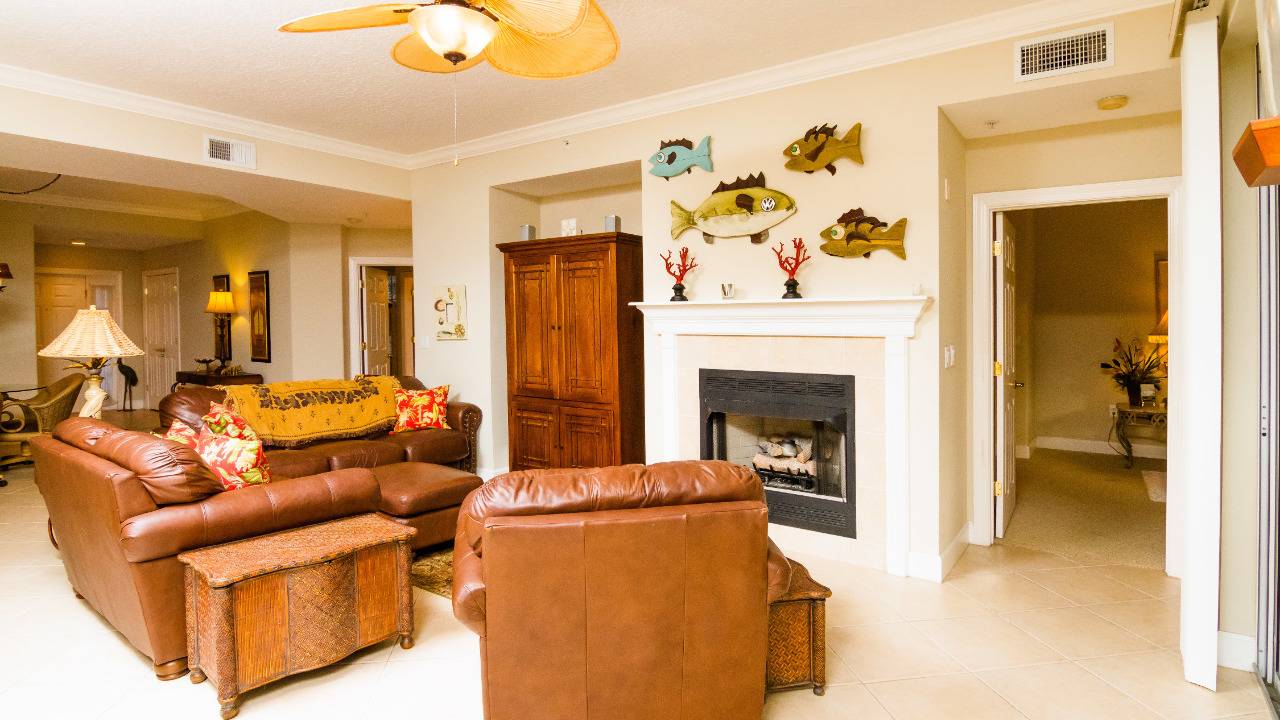 Living Area w/Fireplace