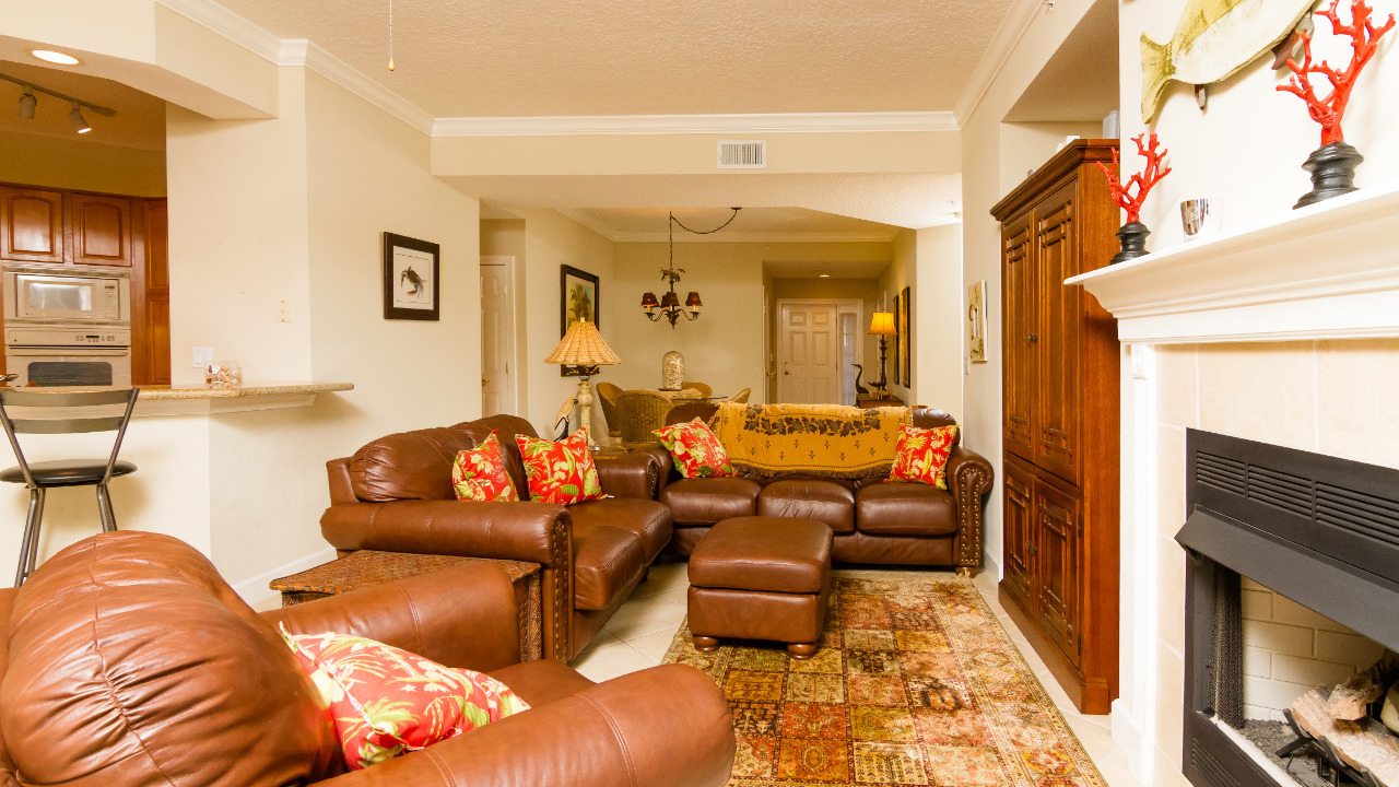 Open Living & Dining Area