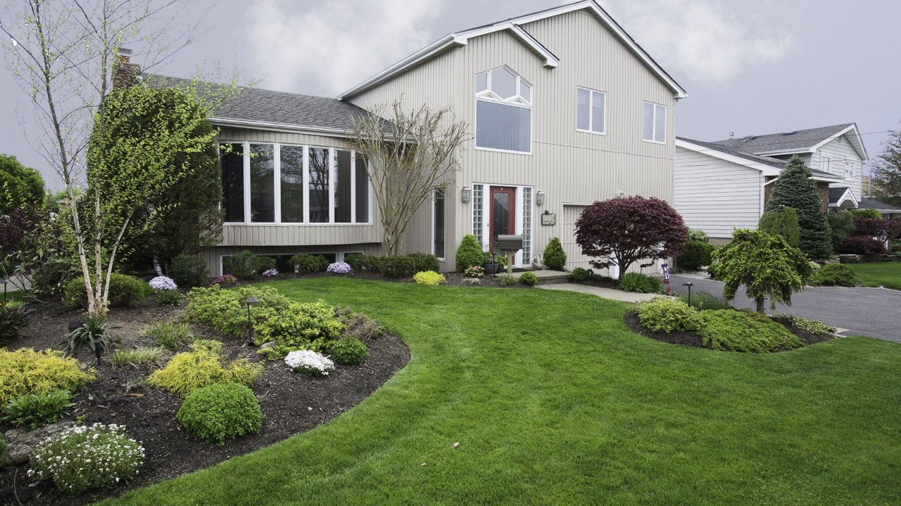 278 Bayview Avenue, Massapequa, NY, 11758 Scene 1