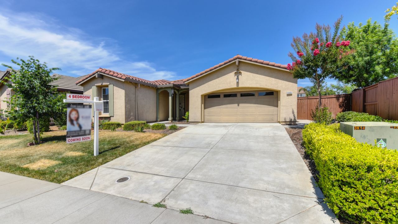 9885 Bluefin Way, Elk Grove, CA, 95757 Scene 2