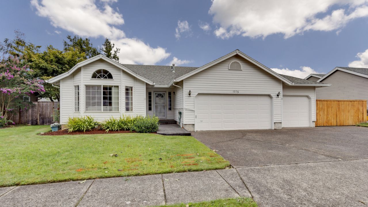 1376 SE 11th Loop, Canby, OR, 97013 Scene 1