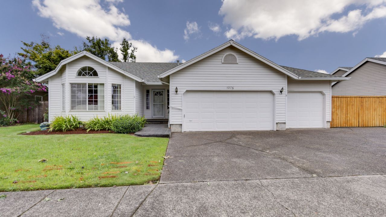 1376 SE 11th Loop, Canby, OR, 97013 Scene 2