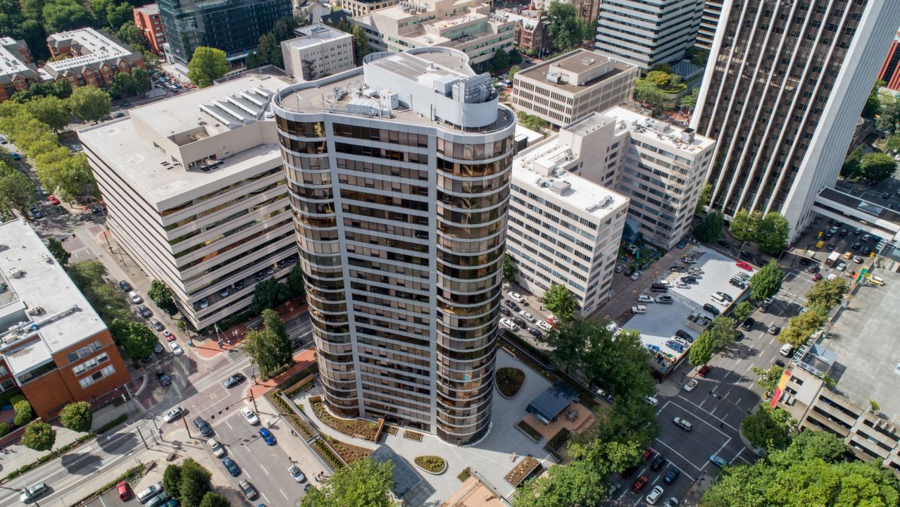 1500 SW 5th Ave
#2204, Portland, OR, 97201 Scene 3