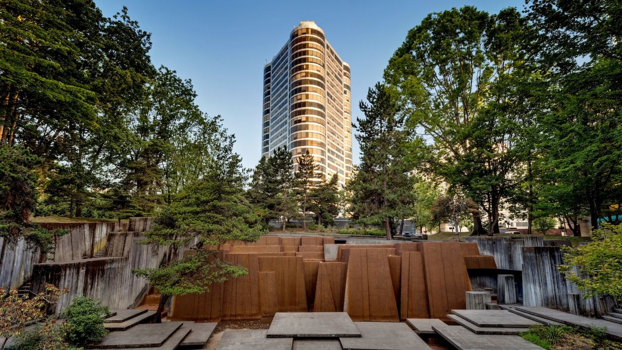 1500 SW 5th Ave
#2204, Portland, OR, 97201 Scene 1