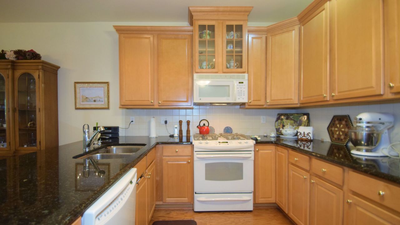 2479 Merri Claude Dr, East Norriton, PA, 19401 Scene 2