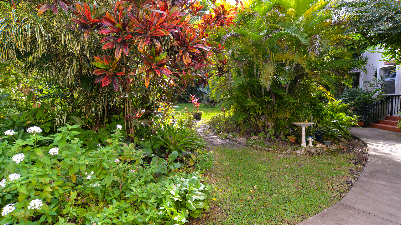 5680-SW-78th-St-Unit-B-02