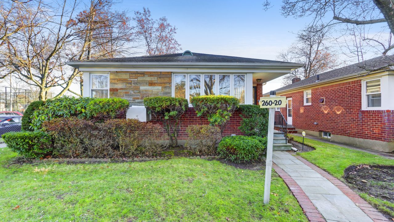 260-20 80th Ave, Glen Oaks, NY, 11004 Scene 2