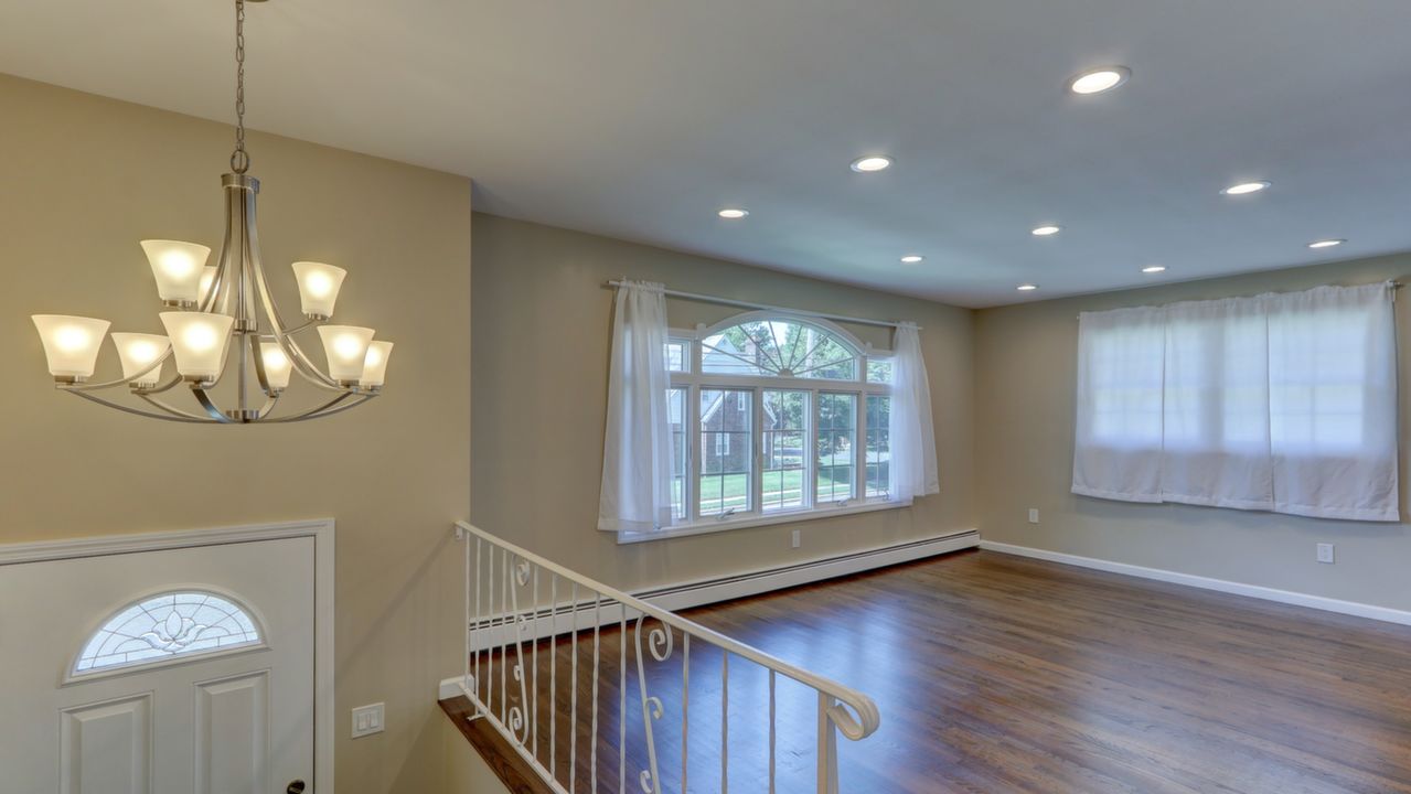 04Foyer Living Room