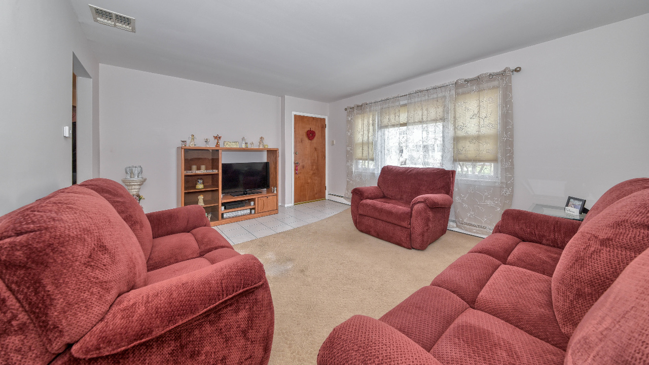 1st Floor Living Room